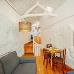 Clerigos Tiny House By Hosty *
