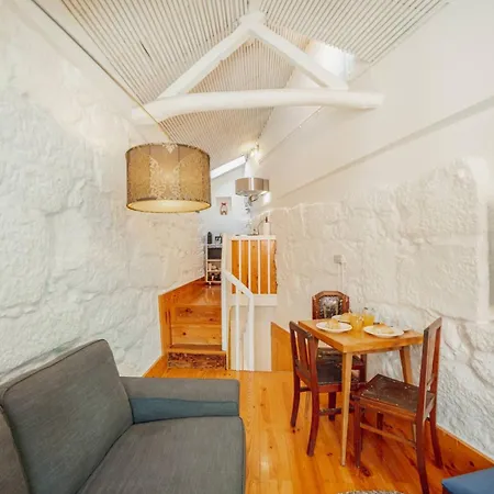 Clerigos Tiny House By Hosty *